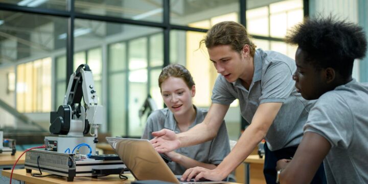 Emerging Technologies Shaping the Future of Network Engineering Training